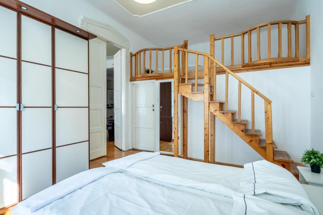 Apartament Huge In The Center Budapesta